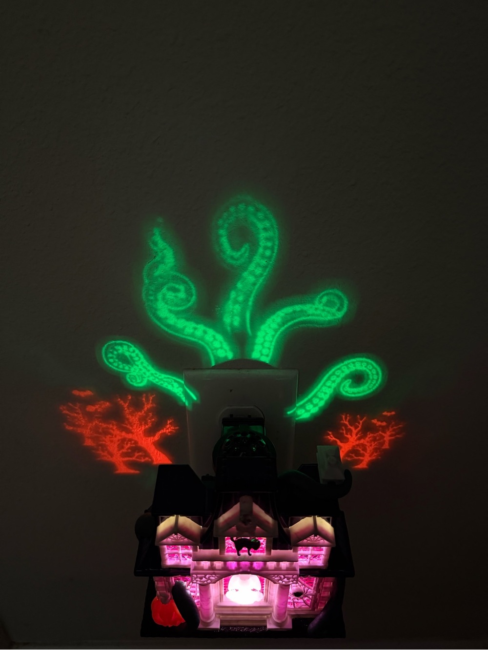 Bath & Body Works Chateau Wallflowers TRI-Projector - Haunted House NEW! - Picture 2 of 13